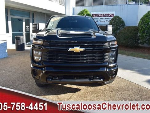 Used 2025 Chevrolet Silverado 2500 Custom AWD/4WD image 4