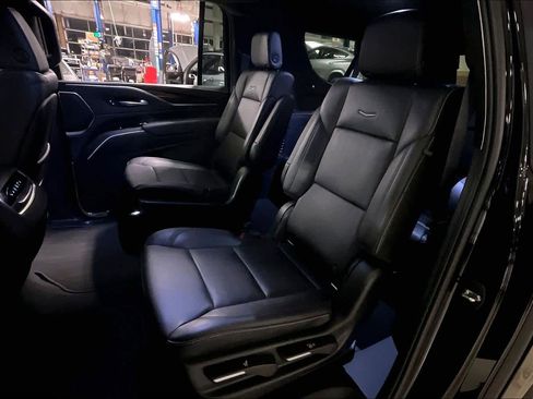 Used 2022 Cadillac Escalade ESV Luxury image 20