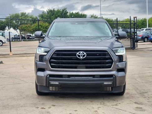 Used 2023 Toyota Sequoia SR5 w/ SR5 Premium Package AWD/4WD image 9