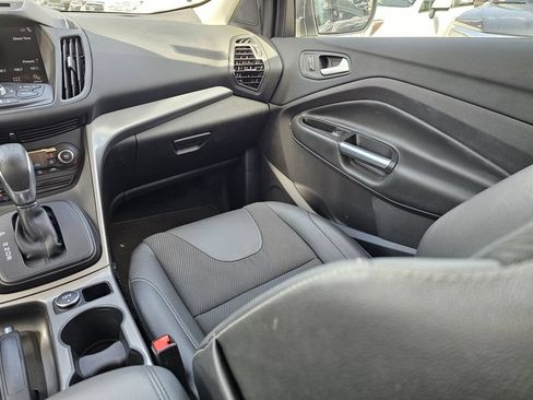 Used 2016 Ford Escape SE w/ SE Chrome Package FWD image 14