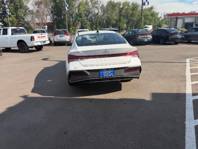 Used 2024 Hyundai Elantra SEL FWD image 12