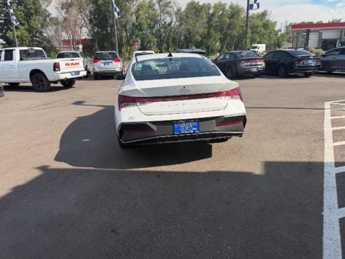Used 2024 Hyundai Elantra SEL FWD image 12