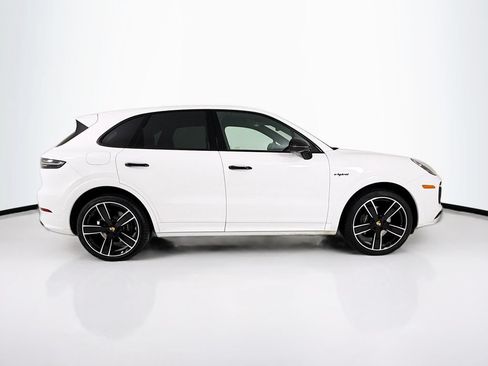 Certified 2023 Porsche Cayenne Platinum Edition AWD/4WD image 8