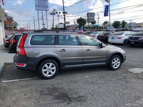 Used 2010 Volvo XC70 3.2 image 2