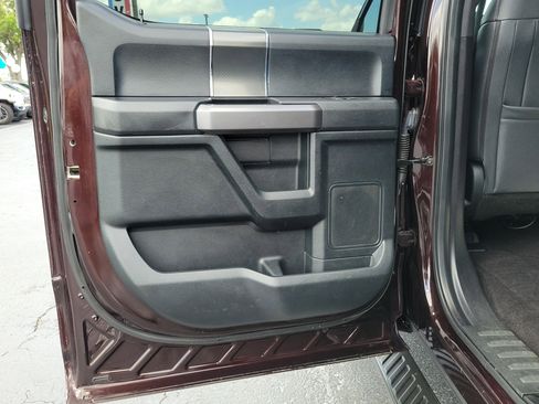 Used 2018 Ford F150 XLT w/ Equipment Group 302A Luxury AWD/4WD image 11