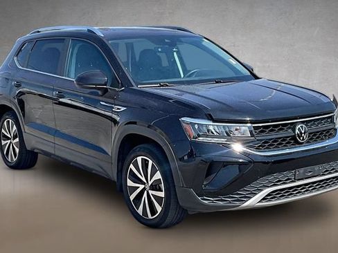 Used 2023 Volkswagen Taos SE AWD/4WD image 8