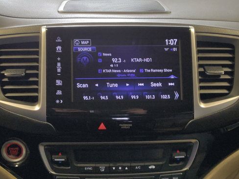 Used 2018 Honda Pilot Elite image 25