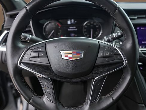 Used 2023 Cadillac XT5 Premium Luxury image 12
