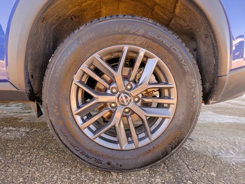 Used 2023 Nissan Rogue S image 38