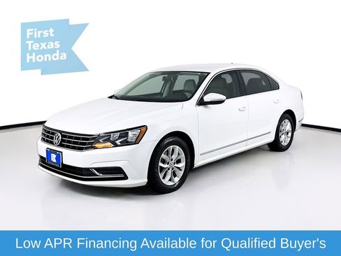 Used 2017 Volkswagen Passat 1.8T S image 3