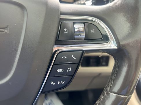 Used 2019 Lincoln Navigator Reserve AWD/4WD image 25