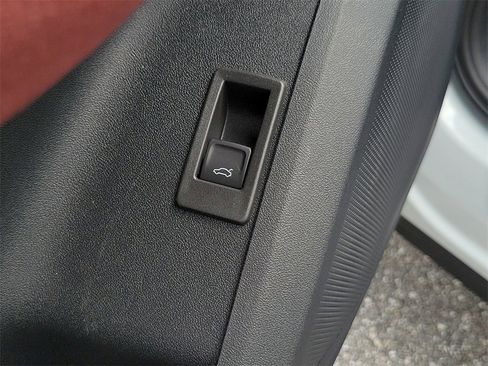 New 2025 Audi SQ5 Premium Plus image 19