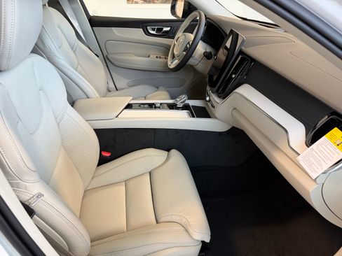 New 2026 Volvo XC60 B5 Ultra w/ Protection Package Premier AWD/4WD image 20