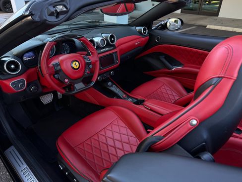 Used 2016 Ferrari California T RWD image 23