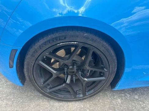 Used 2022 Chevrolet Camaro LT w/ Technology Package RWD image 5