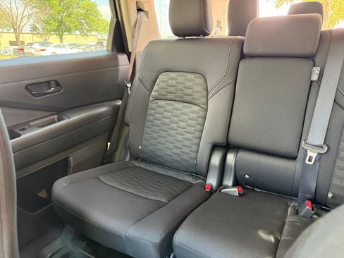 Used 2025 Nissan Pathfinder SV FWD image 41