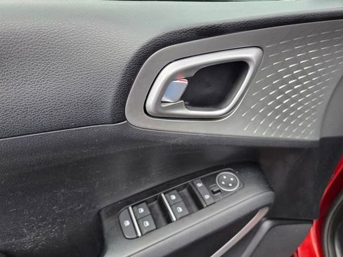 Used 2020 Kia Soul LX image 15