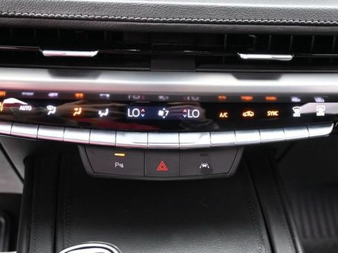 Used 2024 Cadillac XT4 Premium Luxury FWD image 22