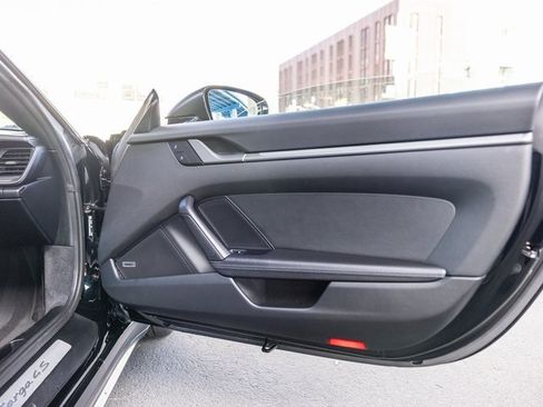 Used 2024 Porsche 911 Targa 4S w/ Premium Package image 32