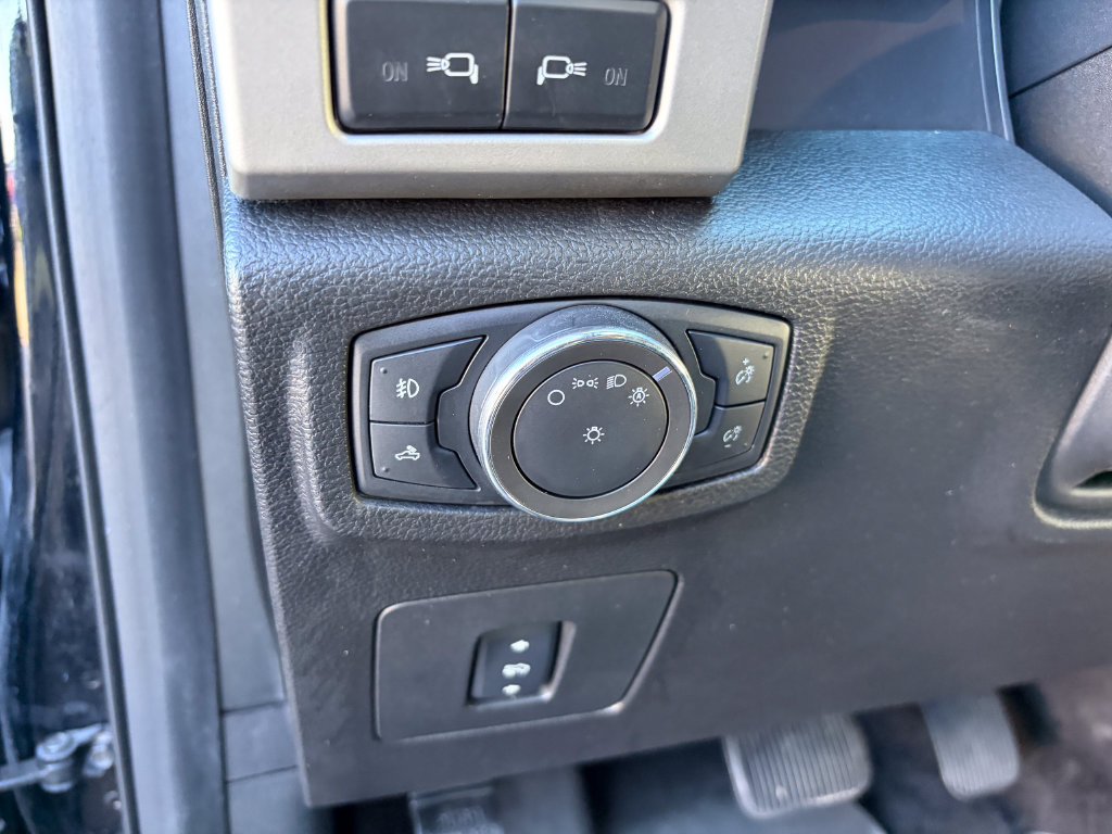 Certified 2017 Ford F150 Lariat w/ Equipment Group 502A Luxury AWD/4WD image 11
