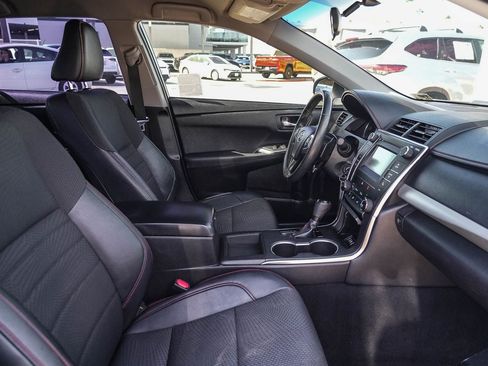Used 2016 Toyota Camry SE FWD image 16