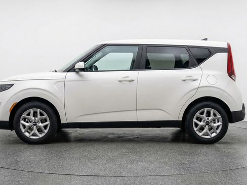 Used 2025 Kia Soul LX w/ LX Technology Package FWD image 5