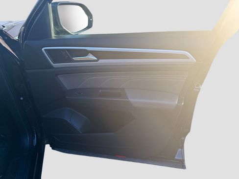 Used 2021 Volkswagen Atlas SE w/ Panoramic Sunroof Package image 34