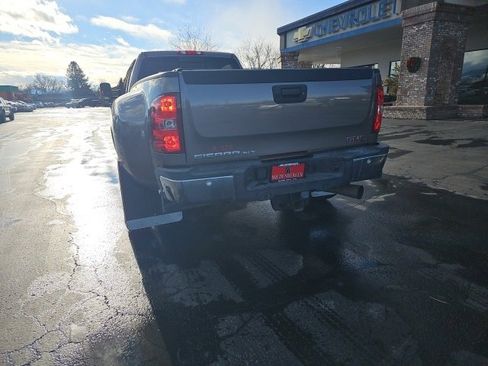 Used 2011 GMC Sierra 3500 SLT w/ SLT Convenience Package image 60