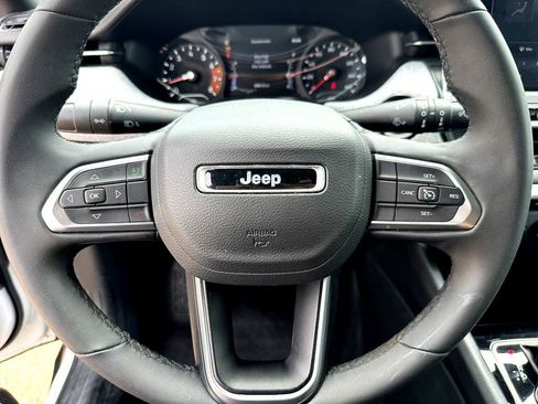 Used 2024 Jeep Compass Latitude AWD/4WD image 14