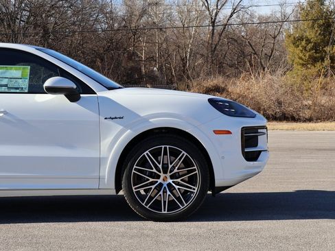 New 2026 Porsche Cayenne E-Hybrid Coupe image 10