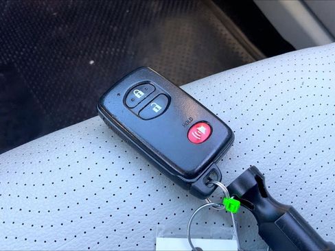 Used 2014 Toyota Prius Three FWD image 14