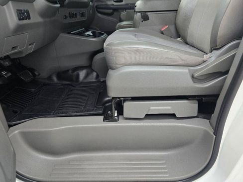 Used 2019 Nissan NV 2500 SV RWD image 8
