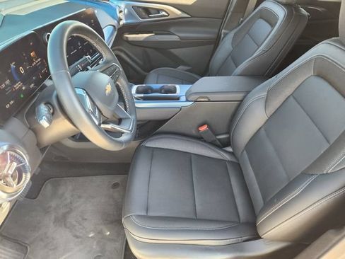 New 2025 Chevrolet Equinox EV LT FWD image 11