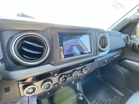 Used 2016 Toyota Tacoma TRD Off-Road w/ Towing Package AWD/4WD image 19