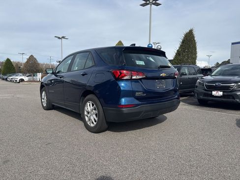 Used 2022 Chevrolet Equinox LS image 3