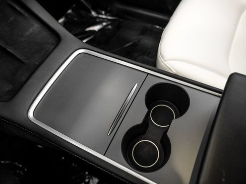 Used 2023 Tesla Model Y AWD image 23