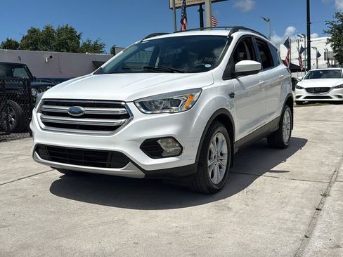 Used 2017 Ford Escape SE w/ SE Leather Comfort Package AWD/4WD image 10