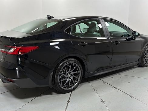 Certified 2025 Toyota Camry SE image 5