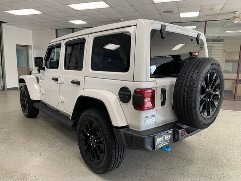 Certified 2024 Jeep Wrangler Unlimited Sahara w/ Safety Group AWD/4WD image 4