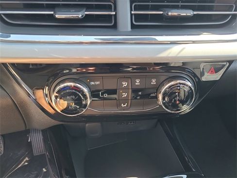 New 2026 Chevrolet Trax LT image 25