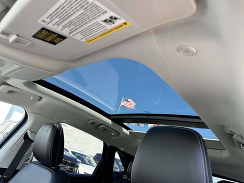 Used 2022 Ford Escape SEL image 13