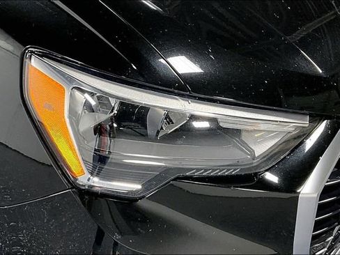 Used 2019 Audi Q3 2.0T Premium image 28