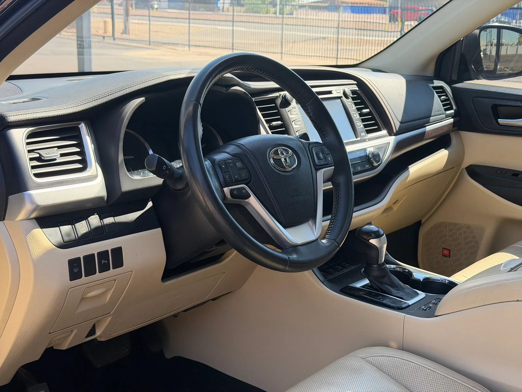 Used 2015 Toyota Highlander Limited AWD/4WD image 19