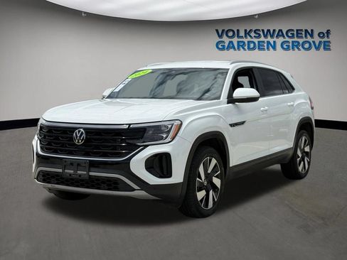 Used 2024 Volkswagen Atlas Cross Sport SE FWD image 4