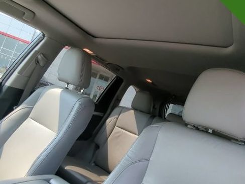 Used 2016 Toyota Highlander XLE AWD/4WD image 13