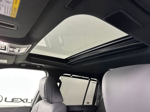 New 2026 Lexus LX 700h Luxury image 4