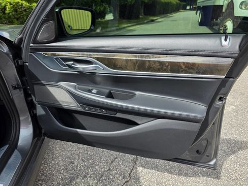 Used 2019 BMW 750i xDrive w/ Executive Package image 53