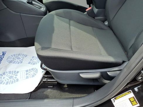 New 2025 Nissan Kicks Play S image 11