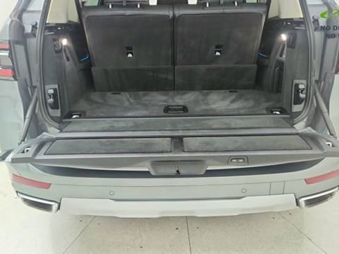 Used 2025 BMW X7 xDrive40i AWD/4WD image 14