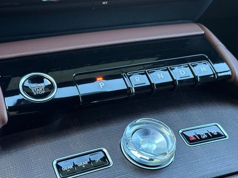 New 2025 Lincoln Navigator Reserve image 22